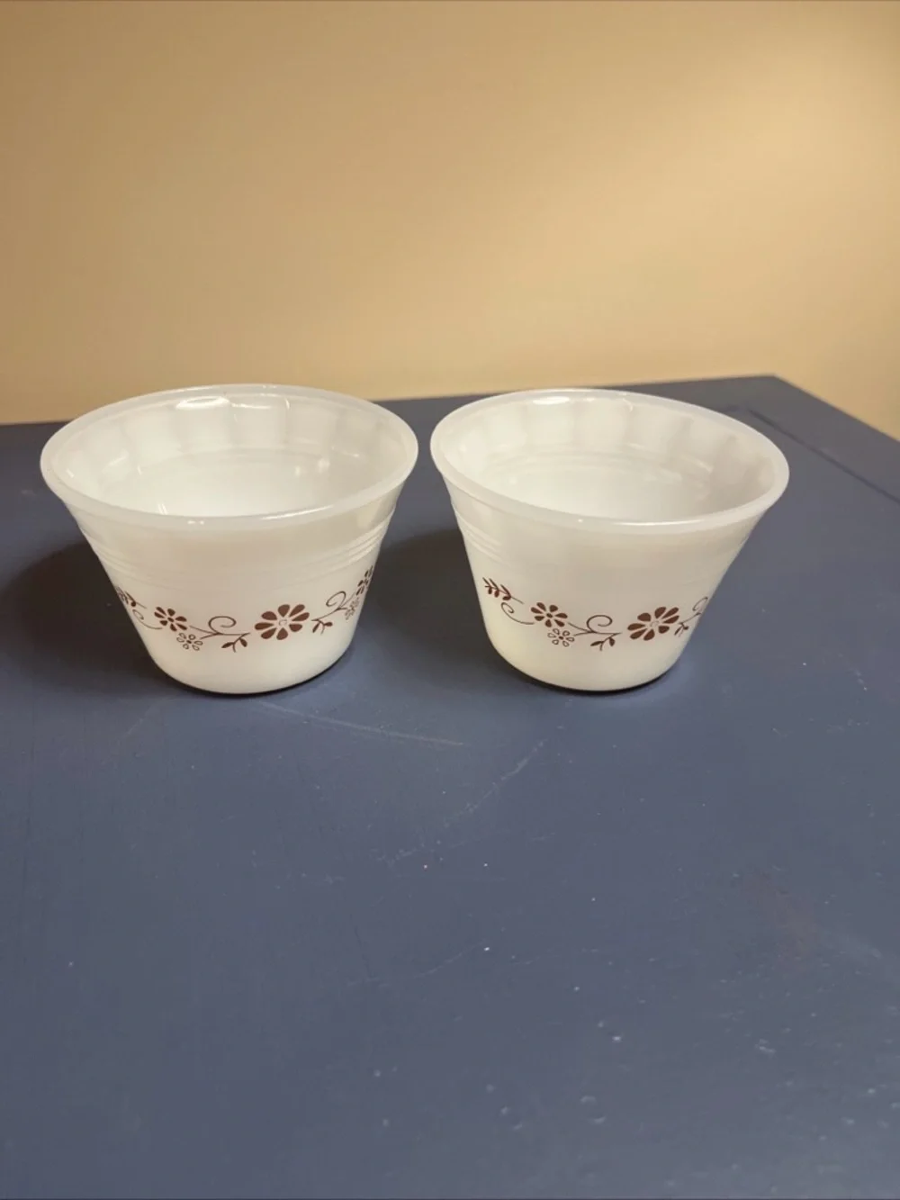 Dynaware Pyr-O-Rey milk glass dishes and custard cups-a brown daisy pattern.